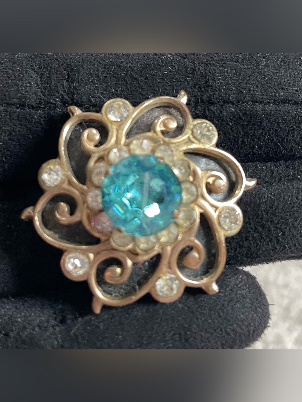 Vintage Gold-Tone Floral Swirl Ring with Blue Center Stone